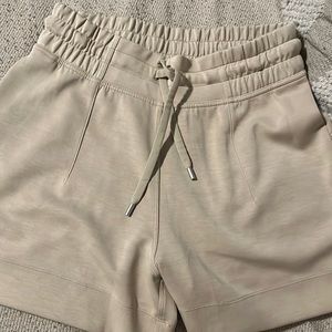 Lululemon high rise shorts 6